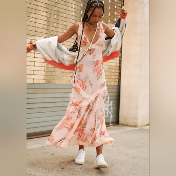 Free People Stay Awhile Maxi Dress in Peach Combo Size Medium - Picture 1 of 9